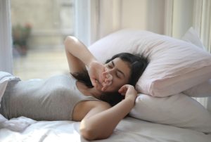 woman sleeping after taking InnoSupps Night Shred